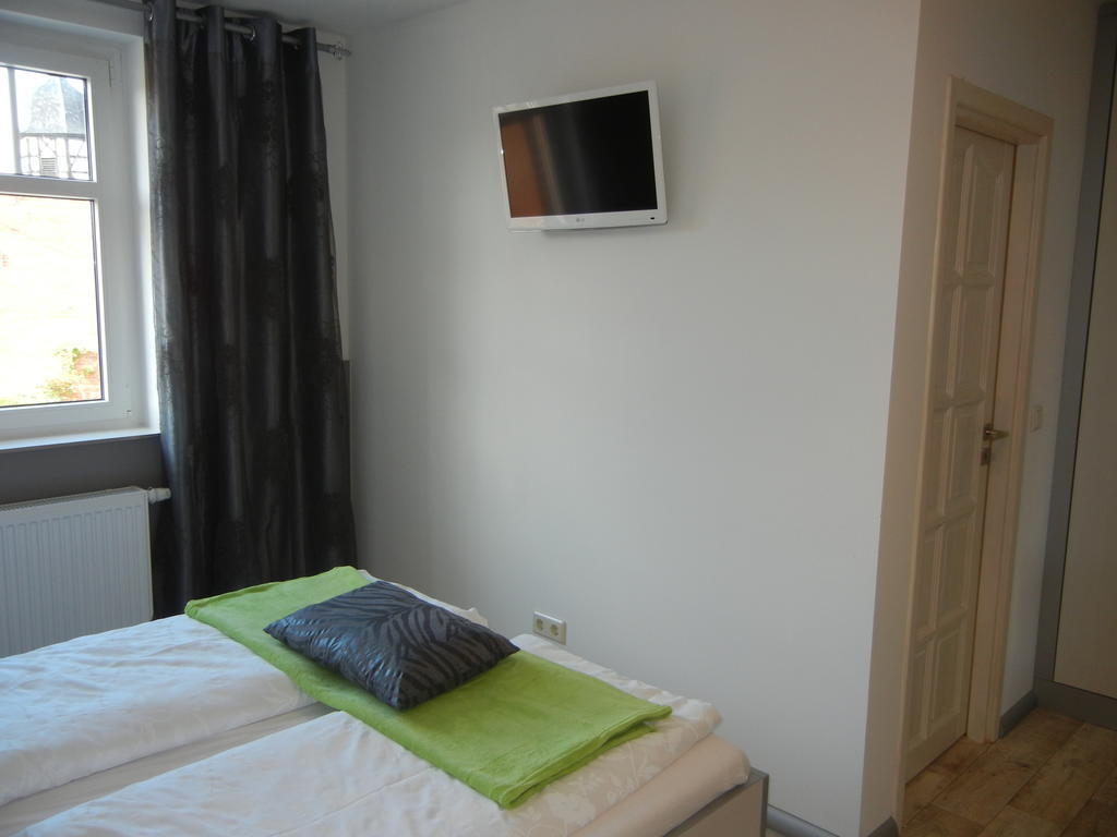 Gutshof Zum Adlernest Otel Arnsnesta Oda fotoğraf