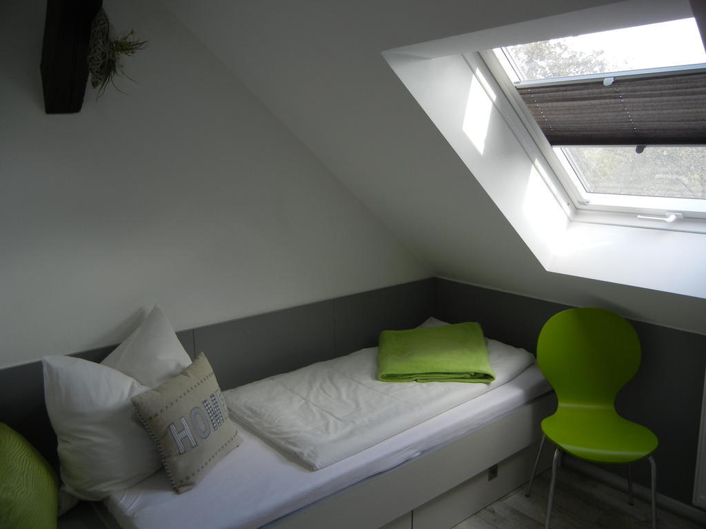 Gutshof Zum Adlernest Otel Arnsnesta Oda fotoğraf