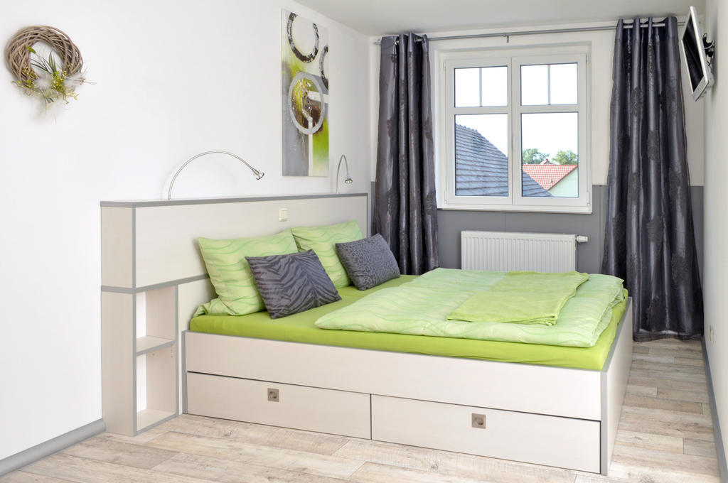 Gutshof Zum Adlernest Otel Arnsnesta Oda fotoğraf